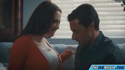 Romantičan seks sa dobrom prsom mamom