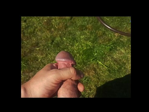 ❤️ Vruća zgodna jebe svoju ružičastu macu i svršava špricom u ljetnoj bašti Porno video kod nas bs.bsglass.ru